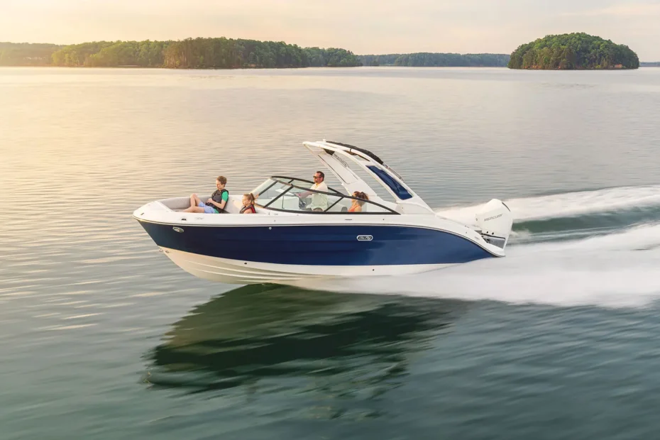 Nueva Sea Ray SDX 250 fueraborda - Vista lateral