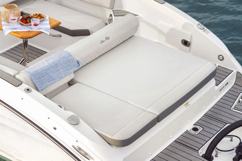 Nueva Sea Ray SDX 270 fueraborda - Solárium
