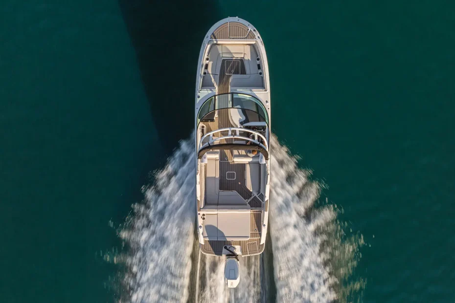 Nueva Sea Ray SDX 270 fueraborda - Vista aérea