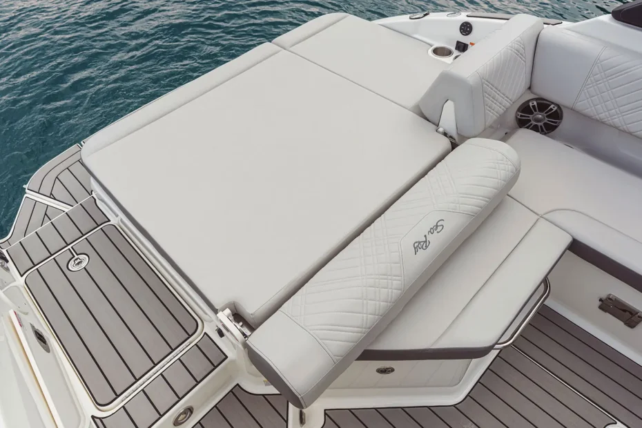 Nueva Sea Ray SDX 250 - Solárium popa