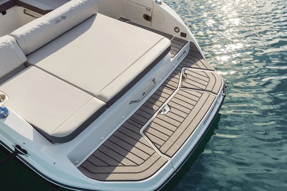 Nueva Sea Ray SDX 250 - Solárium popa