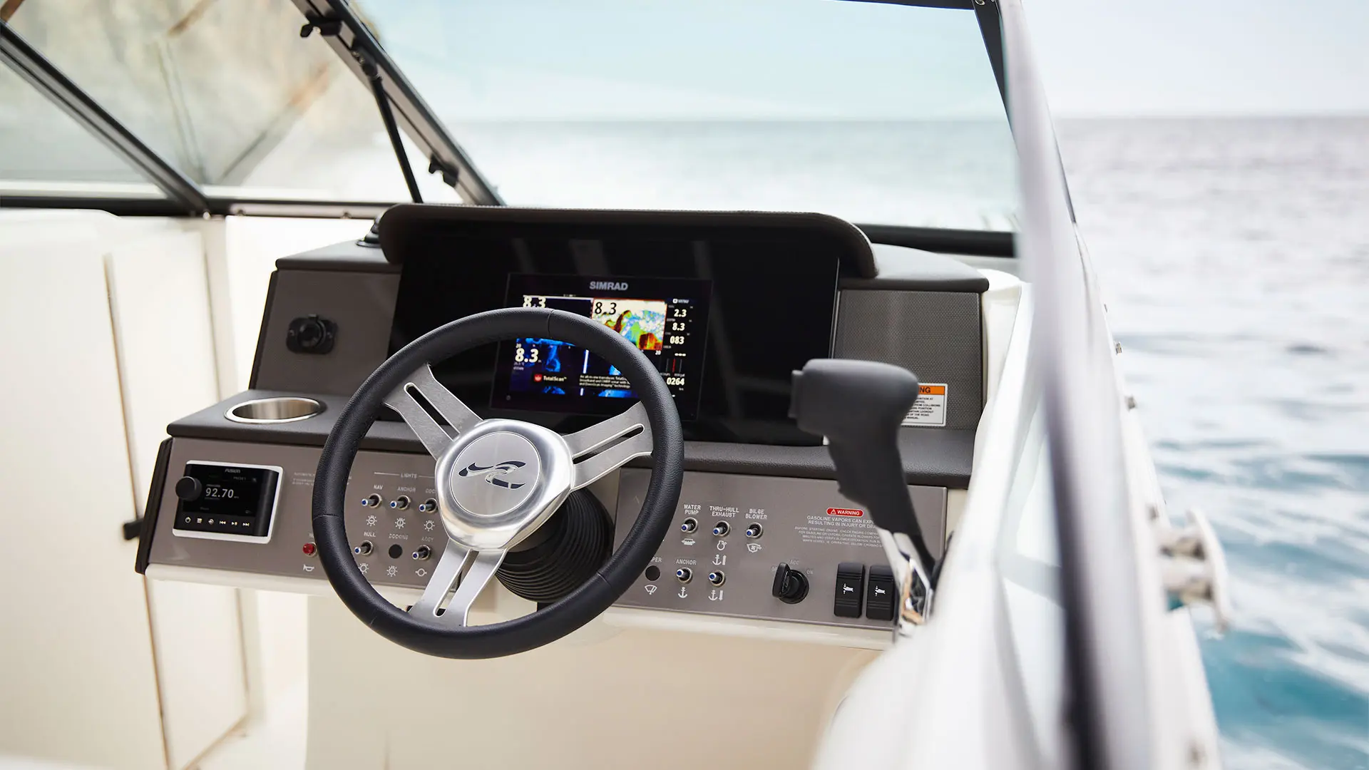 Próximamente en stock Sea Ray SDX 270 - Volante