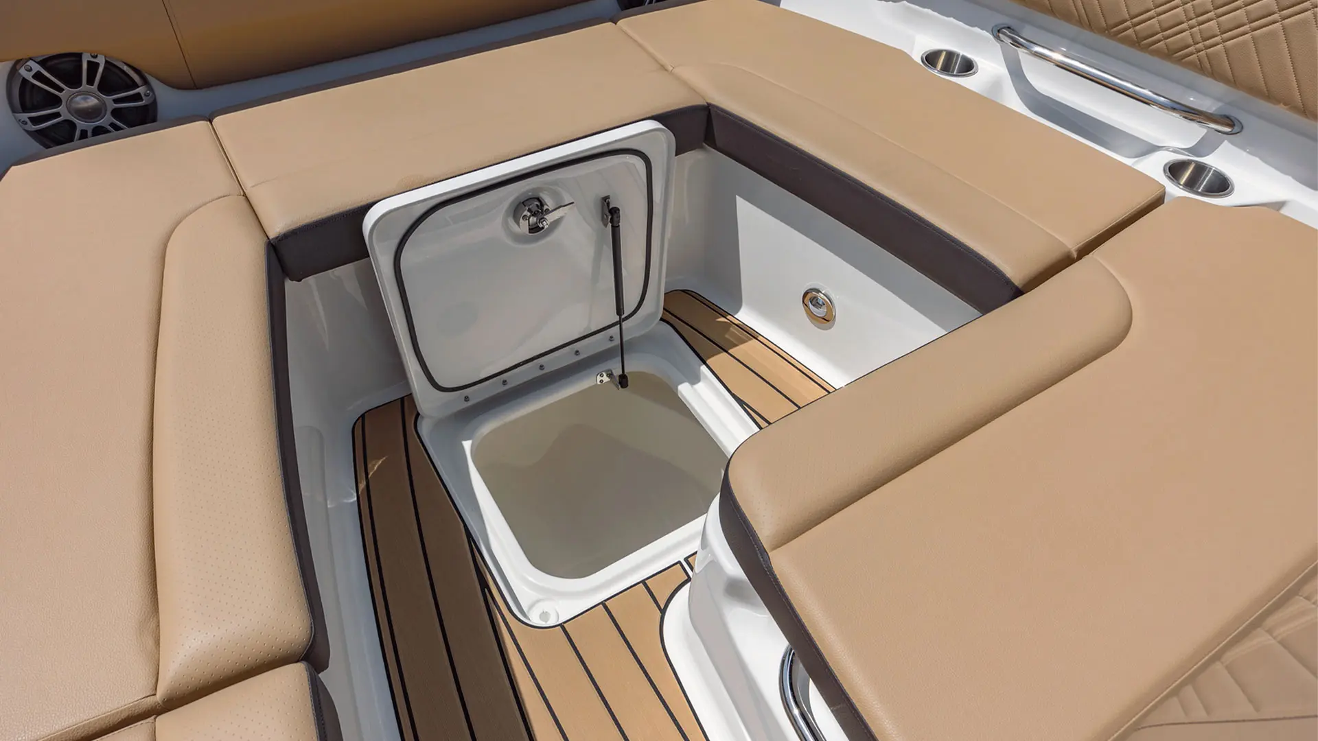 Próximamente en stock Sea Ray SDX 270 - Cofre