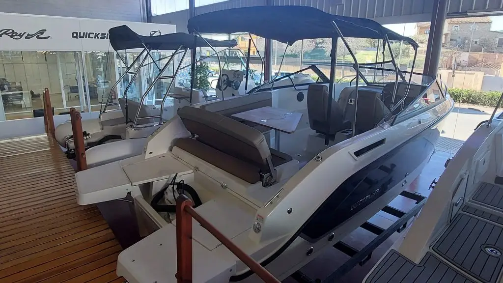 Quicksilver Activ 675 Bowrider - Vista desde popa entrega inmediata