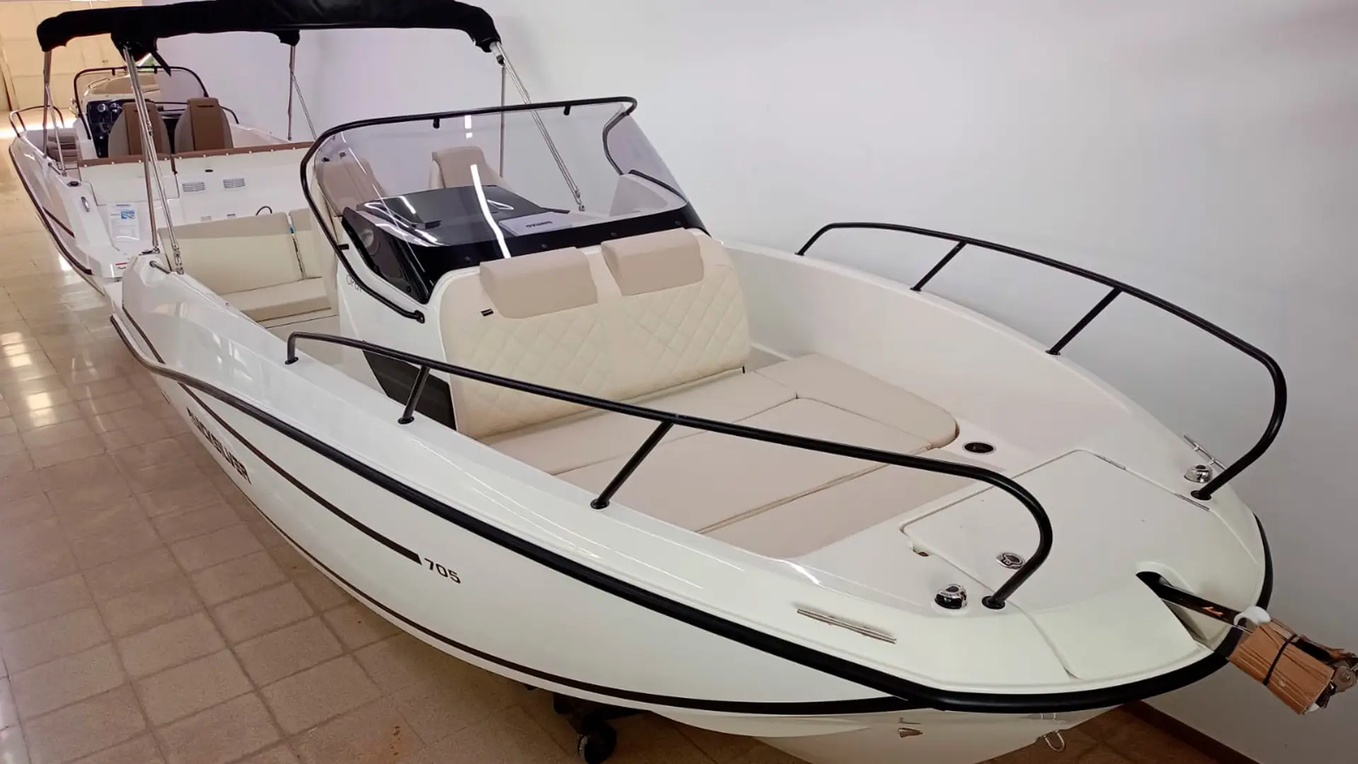 Quicksilver Activ 705 Open - Imagen principal en stock
