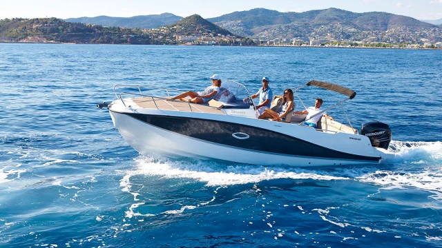 Qucksilver Activ 755 Sundeck vista navegando - Próximamente en stock