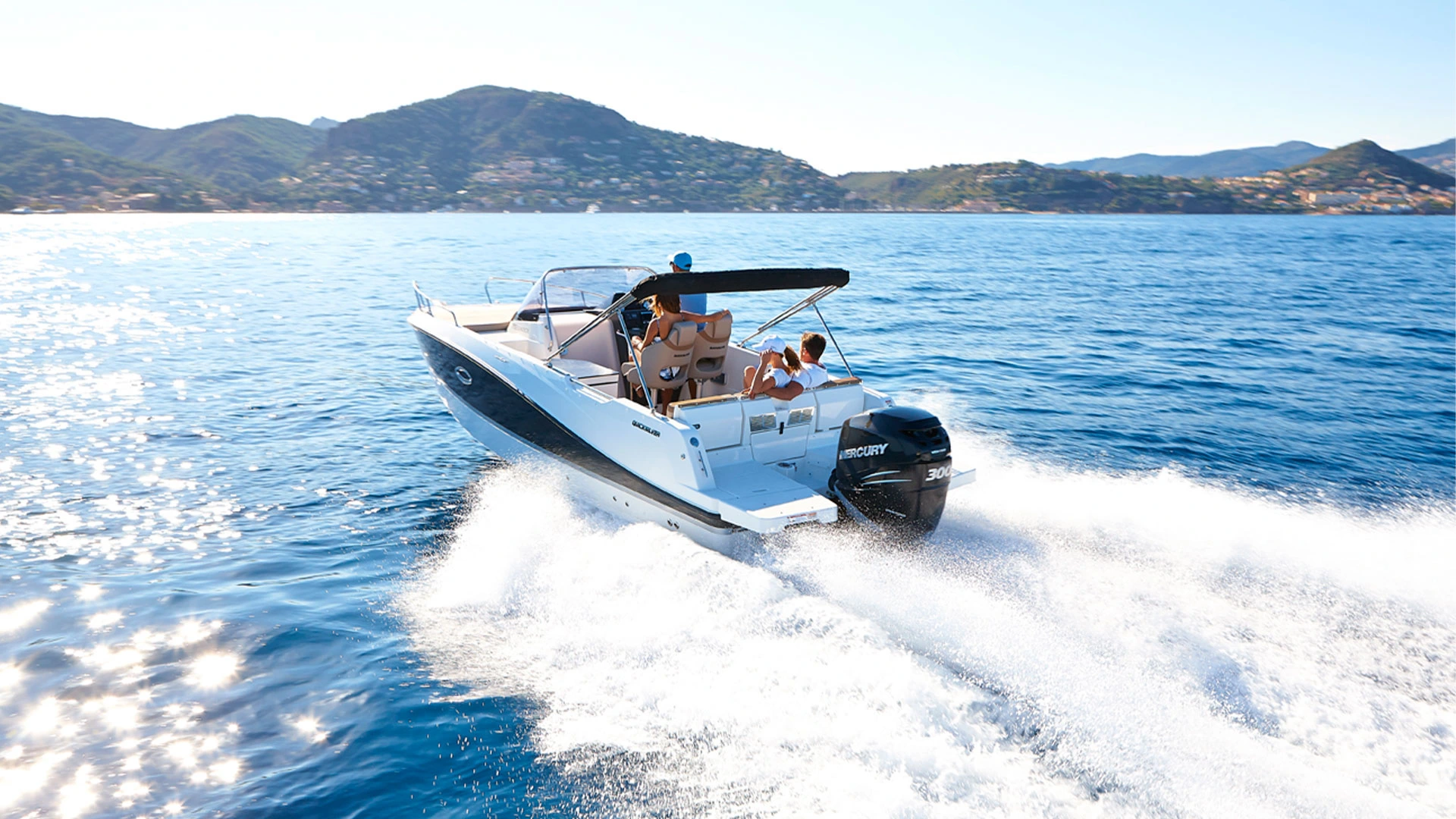Qucksilver Activ 755 Sundeck vista popa - Próximamente en stock