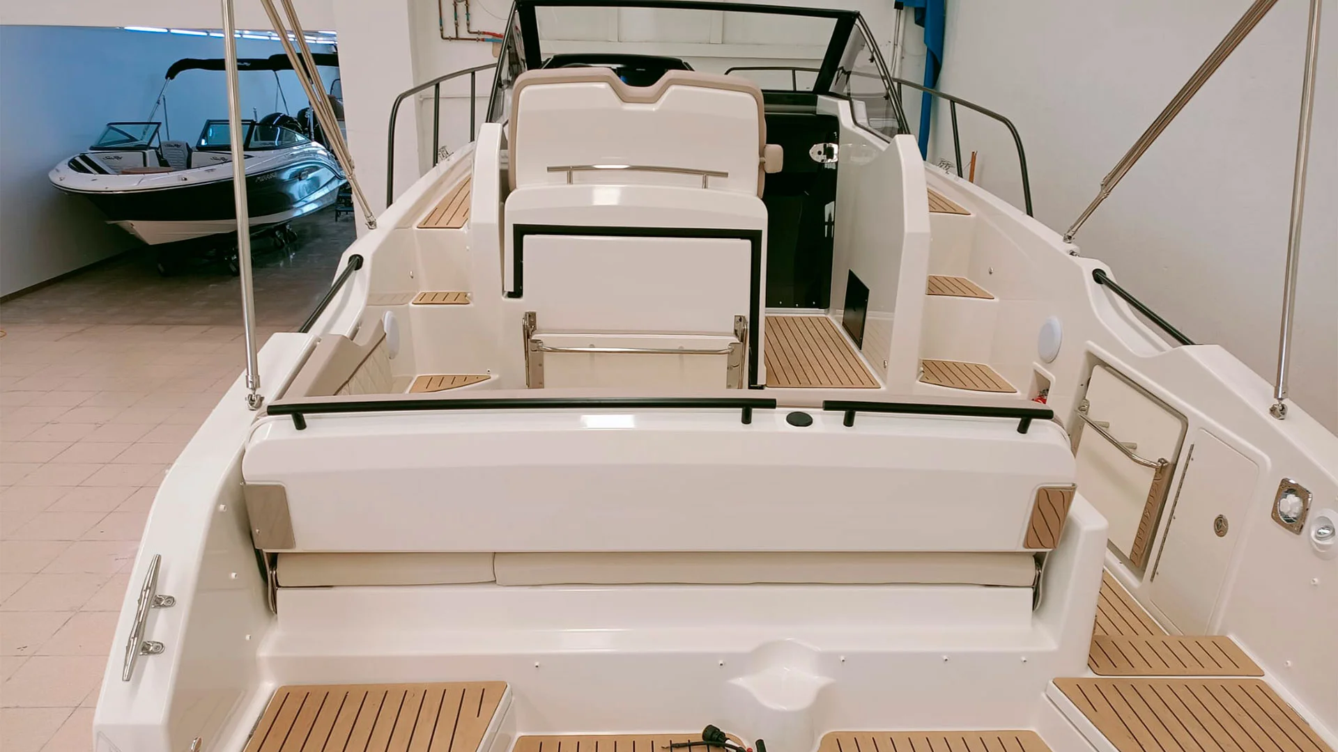 quicksilver-activ-875-sundeck-ap-desde-popa