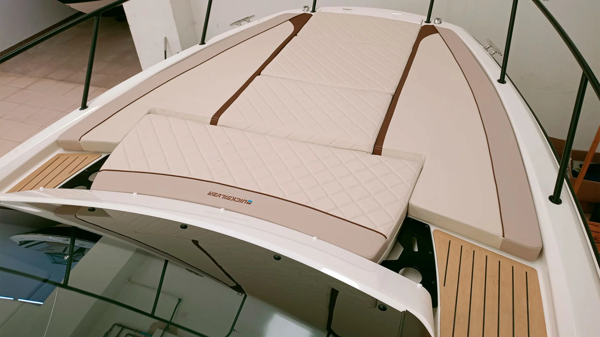 quicksilver-activ-875-sundeck-ap-vista-solarium