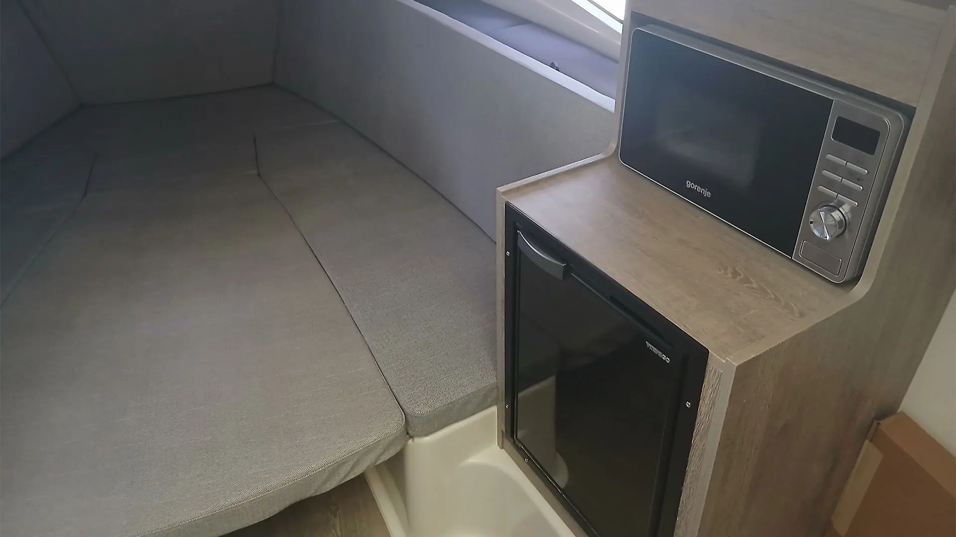 Barco nuevo entrega inmediata Quicksilver Activ 785 Sundeck - Cama