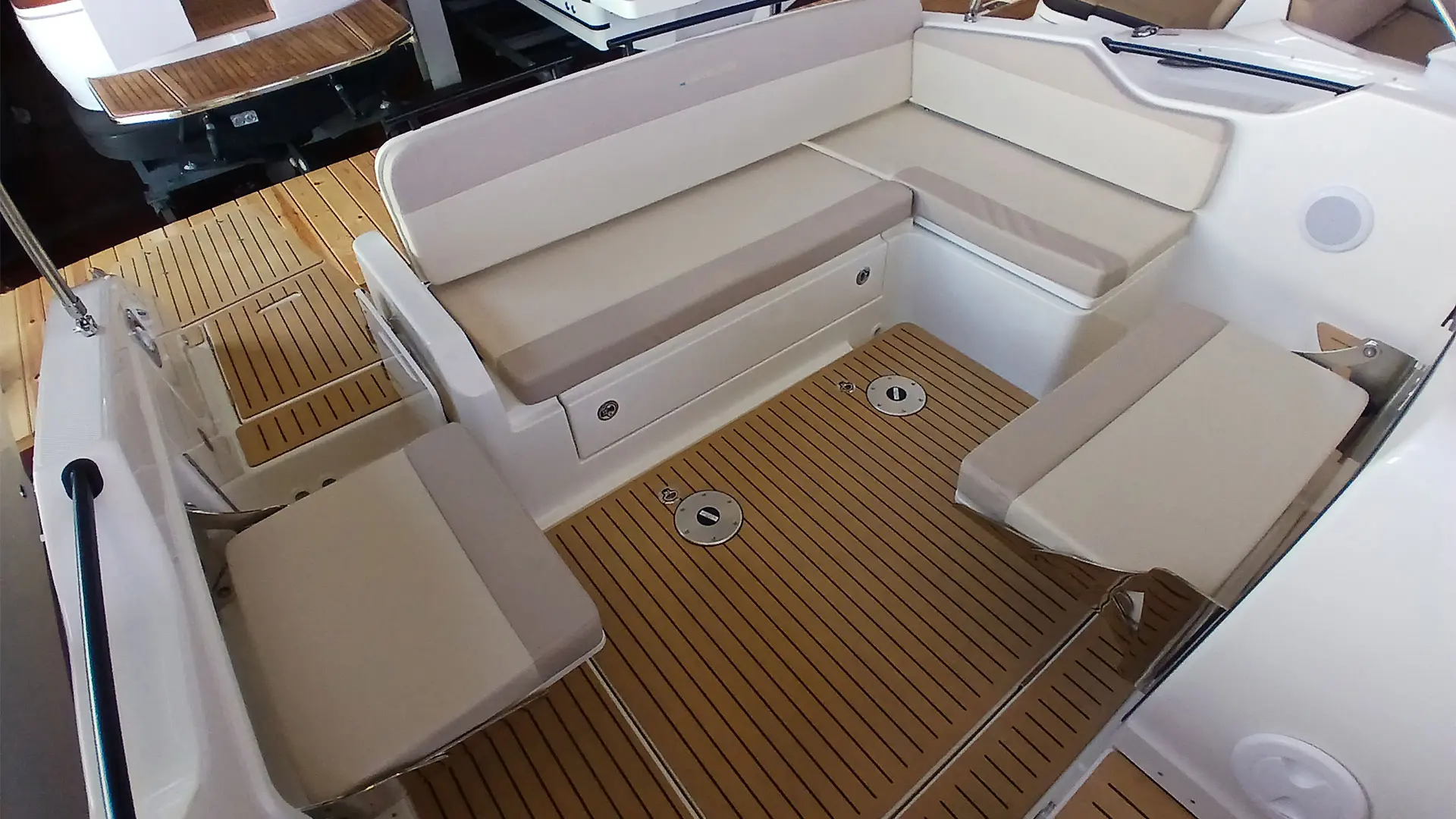 Barco nuevo entrega inmediata Quicksilver Activ 785 Sundeck - Confort en popa