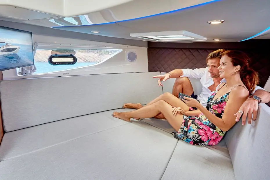 Quicksilver Activ 875 Sundeck - Detalle cama