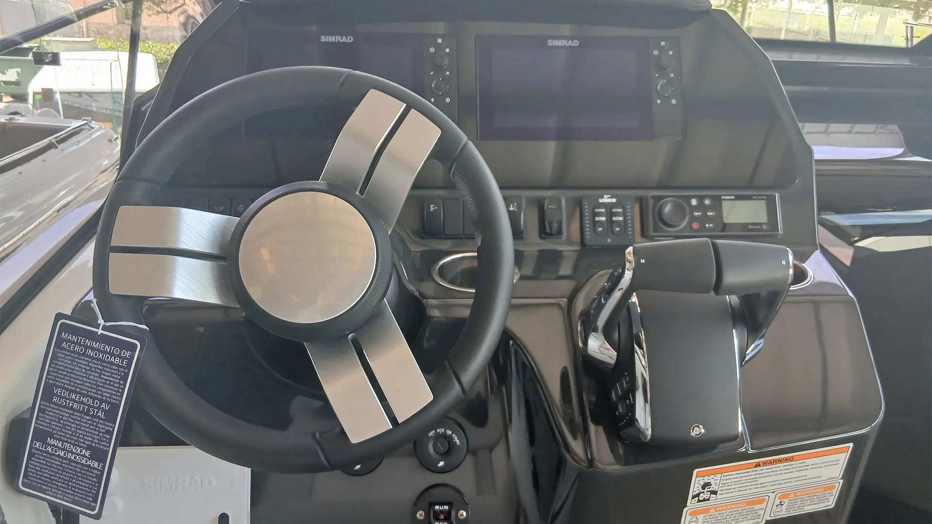 Barco nuevo entrega inmediata Quicksilver Activ 785 Sundeck - Vista consola