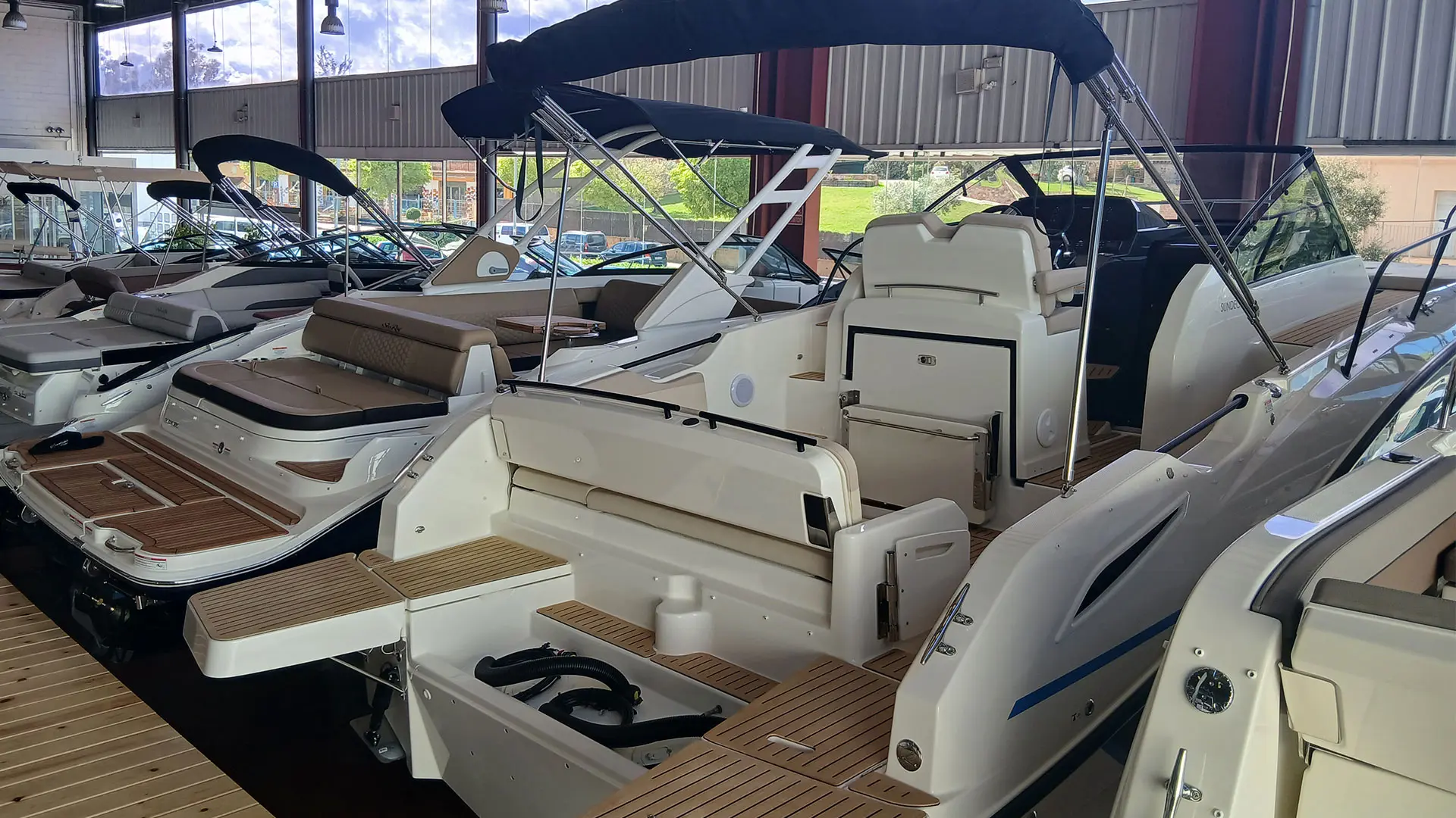 Barco nuevo entrega inmediata Quicksilver Activ 785 Sundeck - Vista lateral