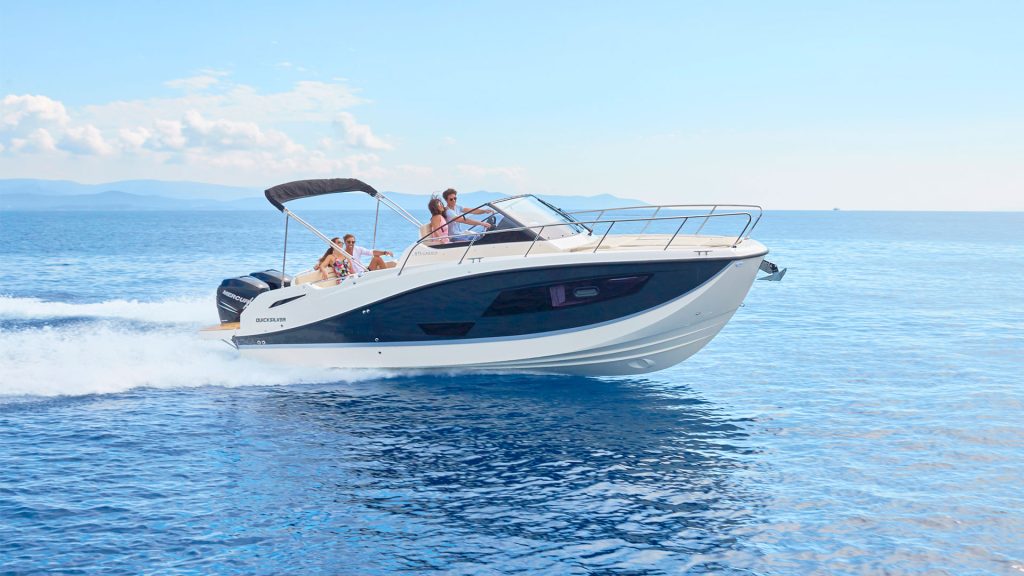 Quicksilver Activ 875 Sundeck - Vista lateral entrega inmediata