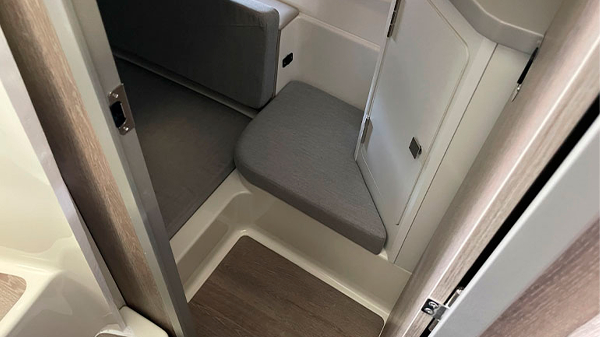 Quicksilver Activ 905 Weekend - Puerta camarote entrega inmediata
