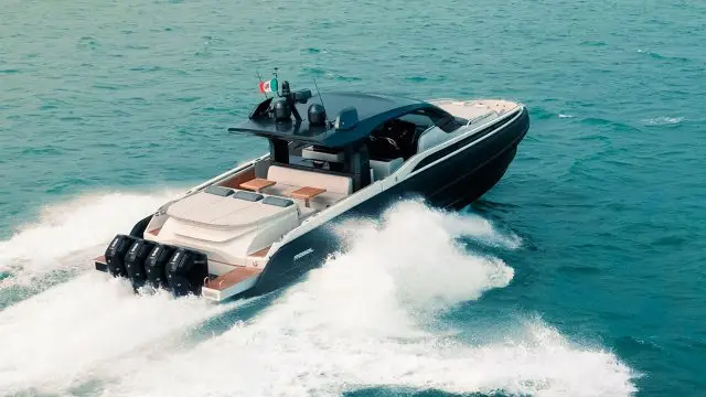 Sacs Rebel 55 Fueraborda - Navegando