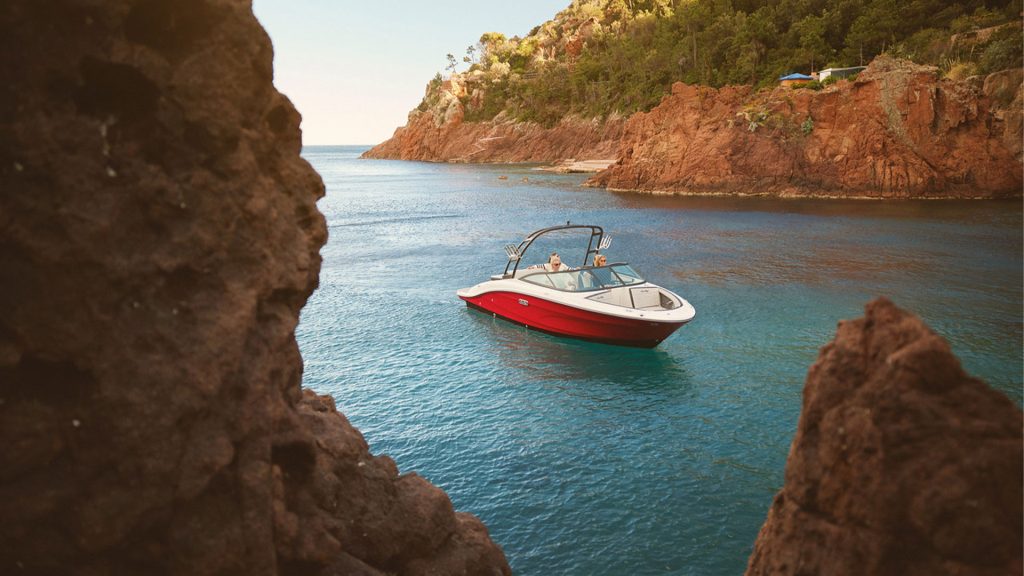 Sea Ray SPX 210 - Fondeando