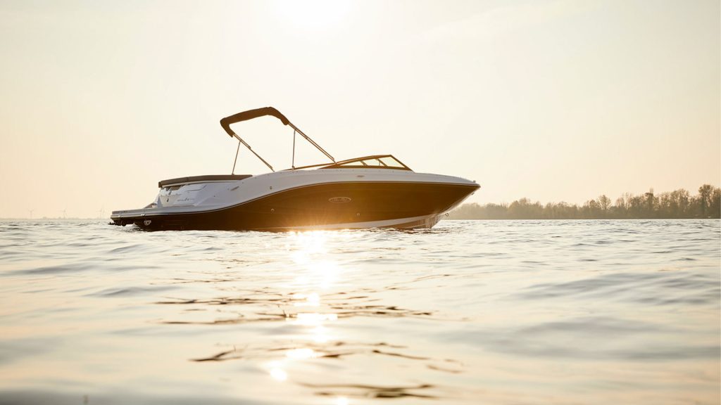 Sea Ray SPX 230 - Fondeando entrega inmediata