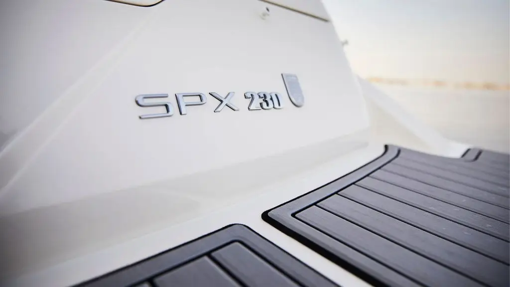 Sea Ray SPX 230 - Marca entrega inmediata