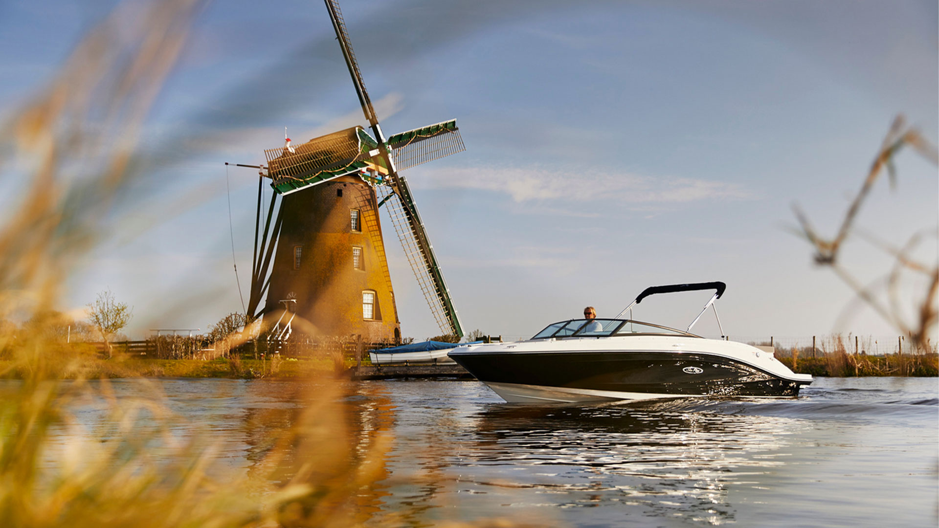 Sea Ray SPX 230 - Fondeando entrega inmediata