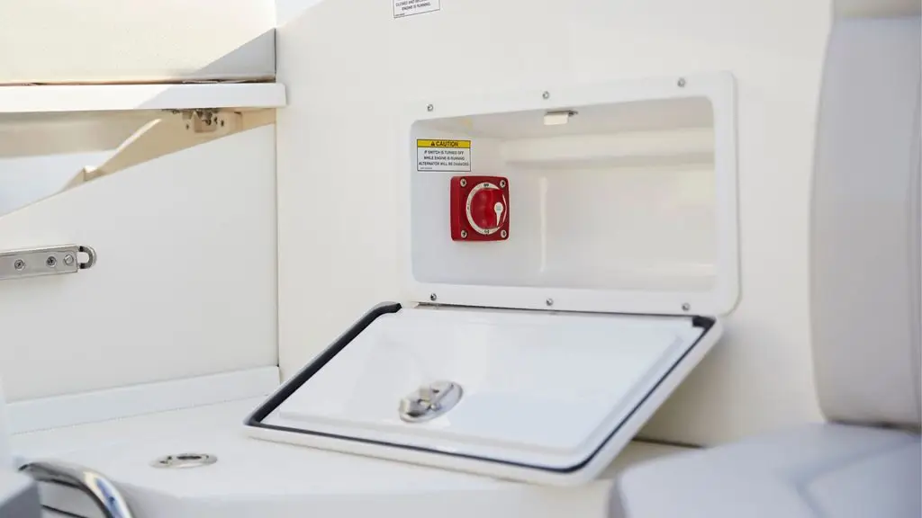 Sea Ray SPX 230 - Zona cofre entrega inmediata