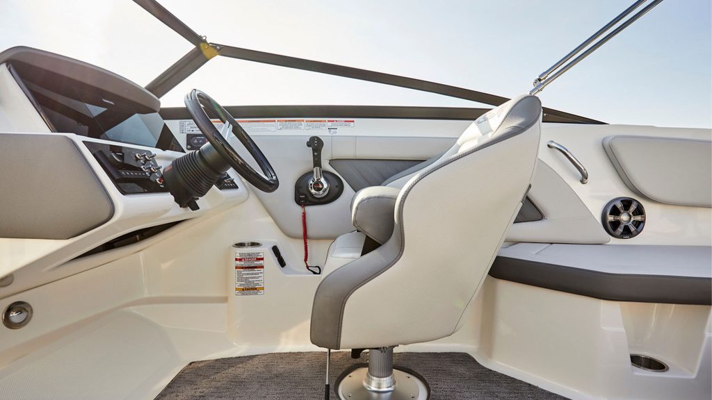 Sea Ray SPX 230 - Zona piloto entrega inmediata