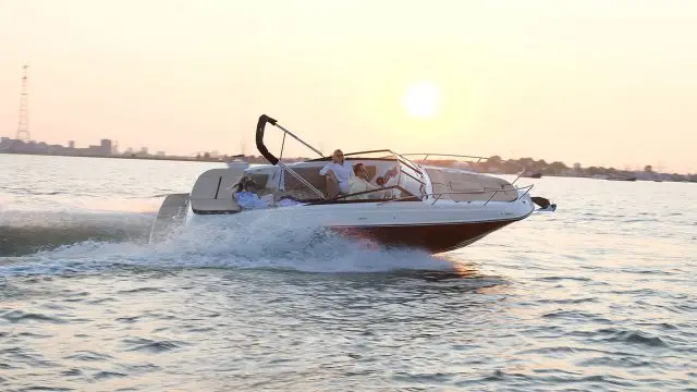 Sea Ray Sun Sport 230 - Imagen principal