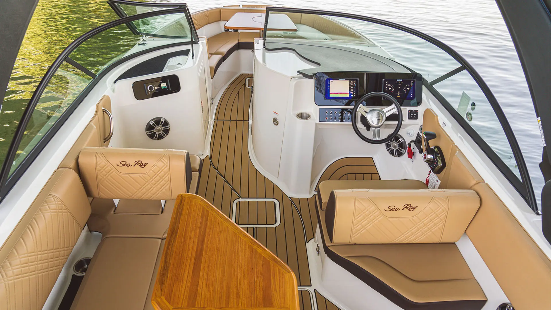 Sea Ray SDX 230 - Bañera