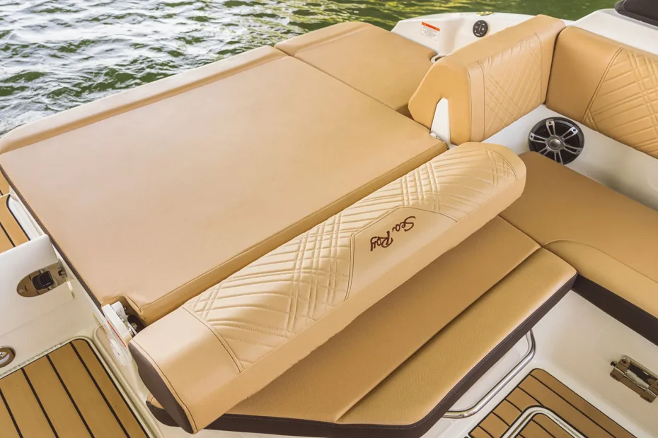 Sea Ray SDX 230 - Detalle solárium
