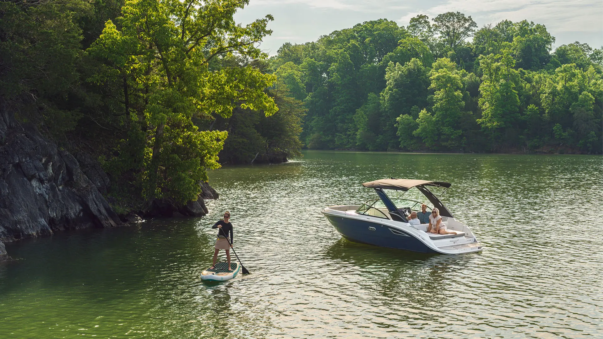 Sea Ray SDX 230 - Fondeando