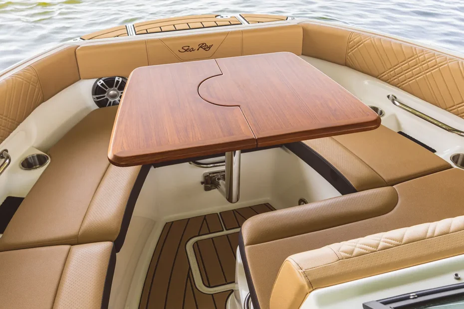 Sea Ray SDX 230 - Picnic proa