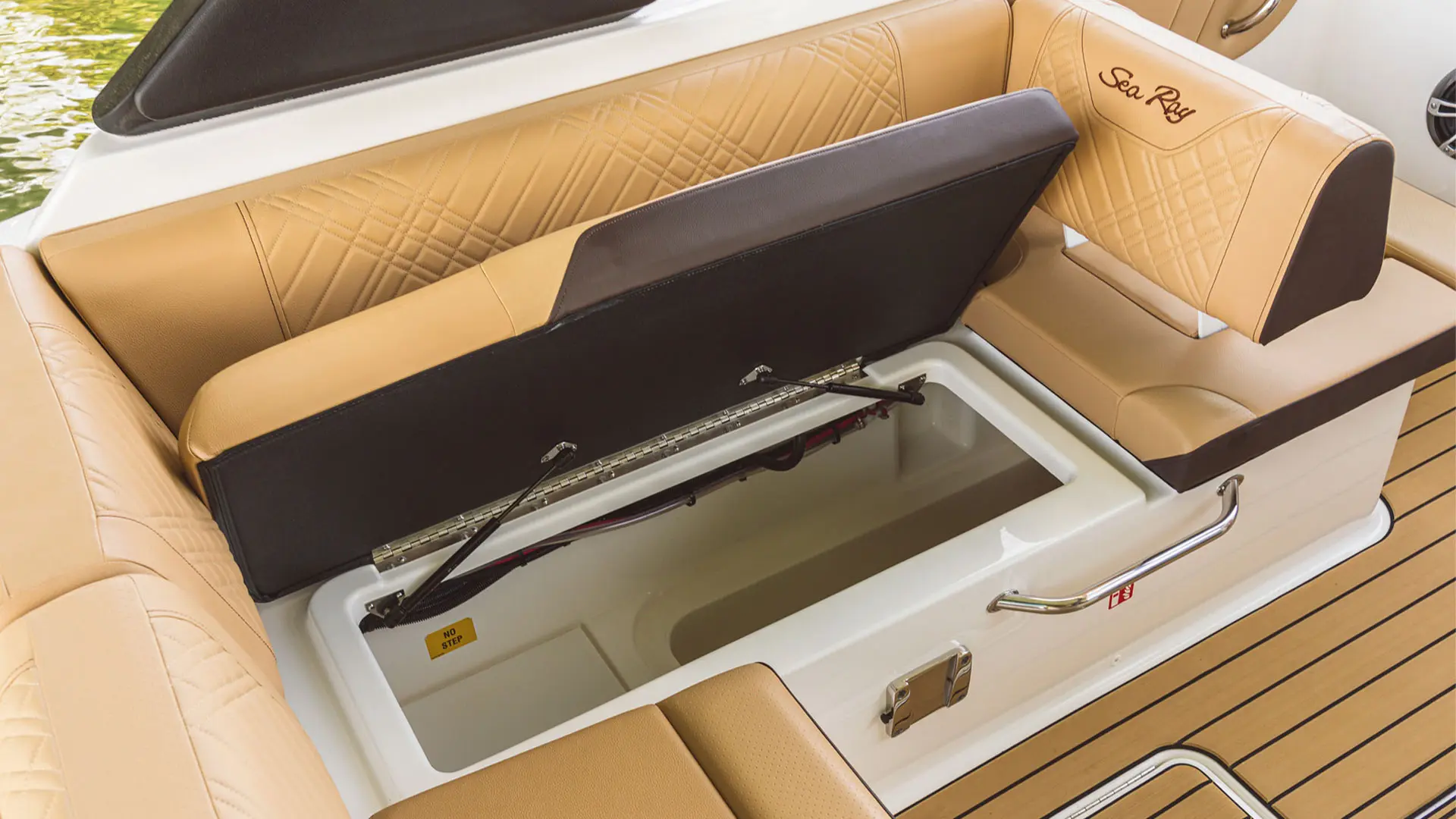 Sea Ray SDX 230 - Tambucho