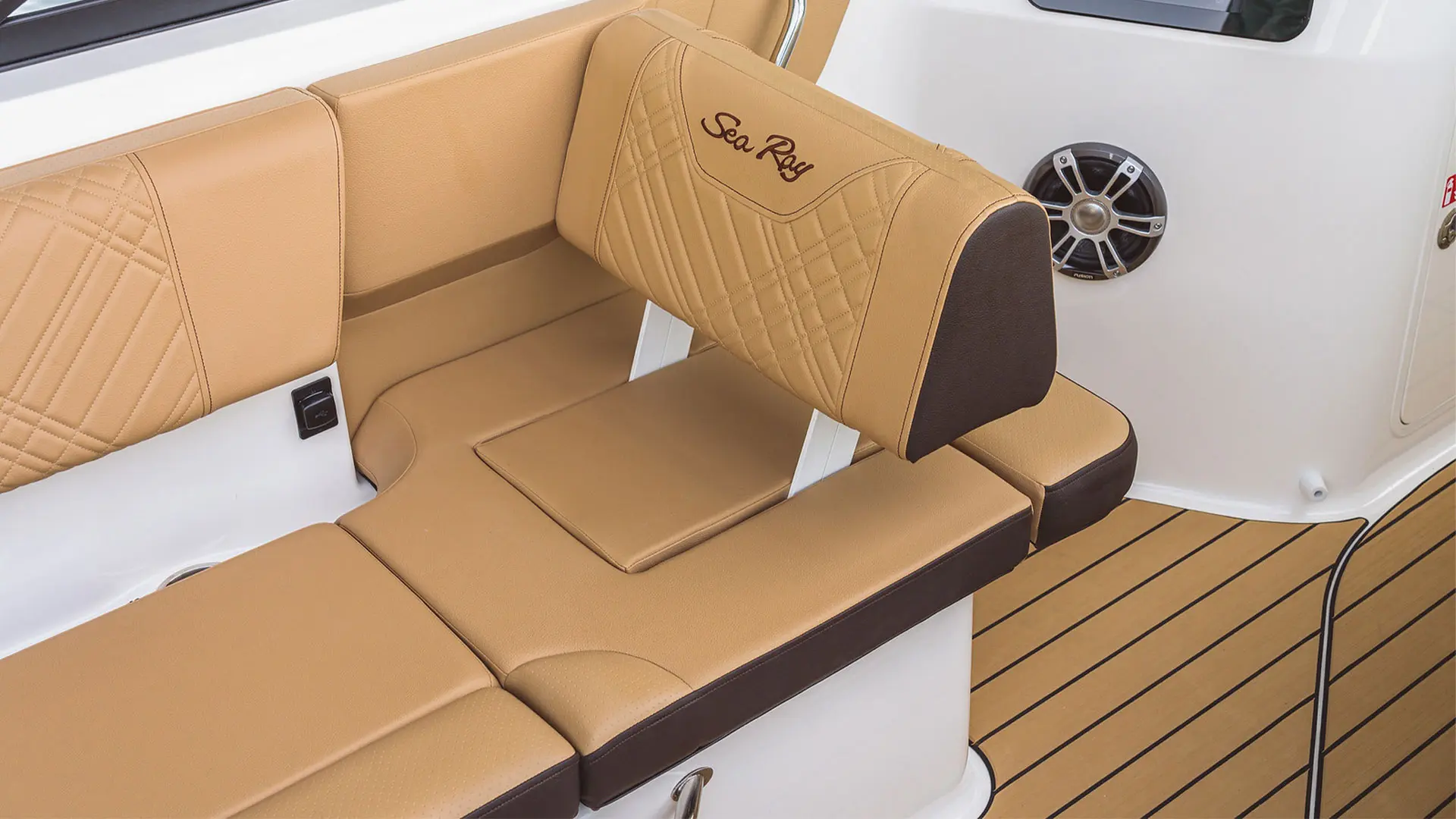 Sea Ray SDX 230 - Tumbona