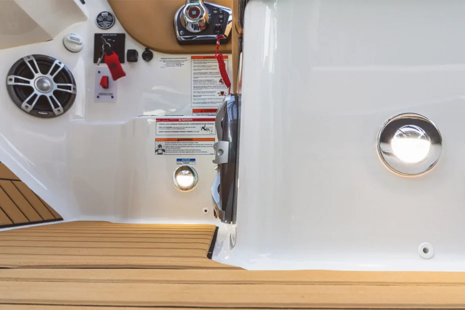 Sea Ray SDX 230 - Vista detalle