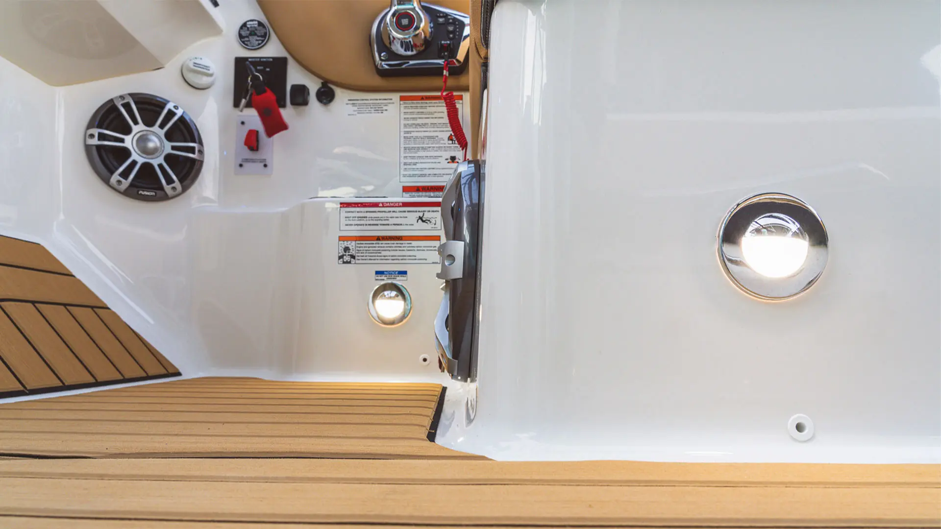 Sea Ray SDX 230 - Vista detalle