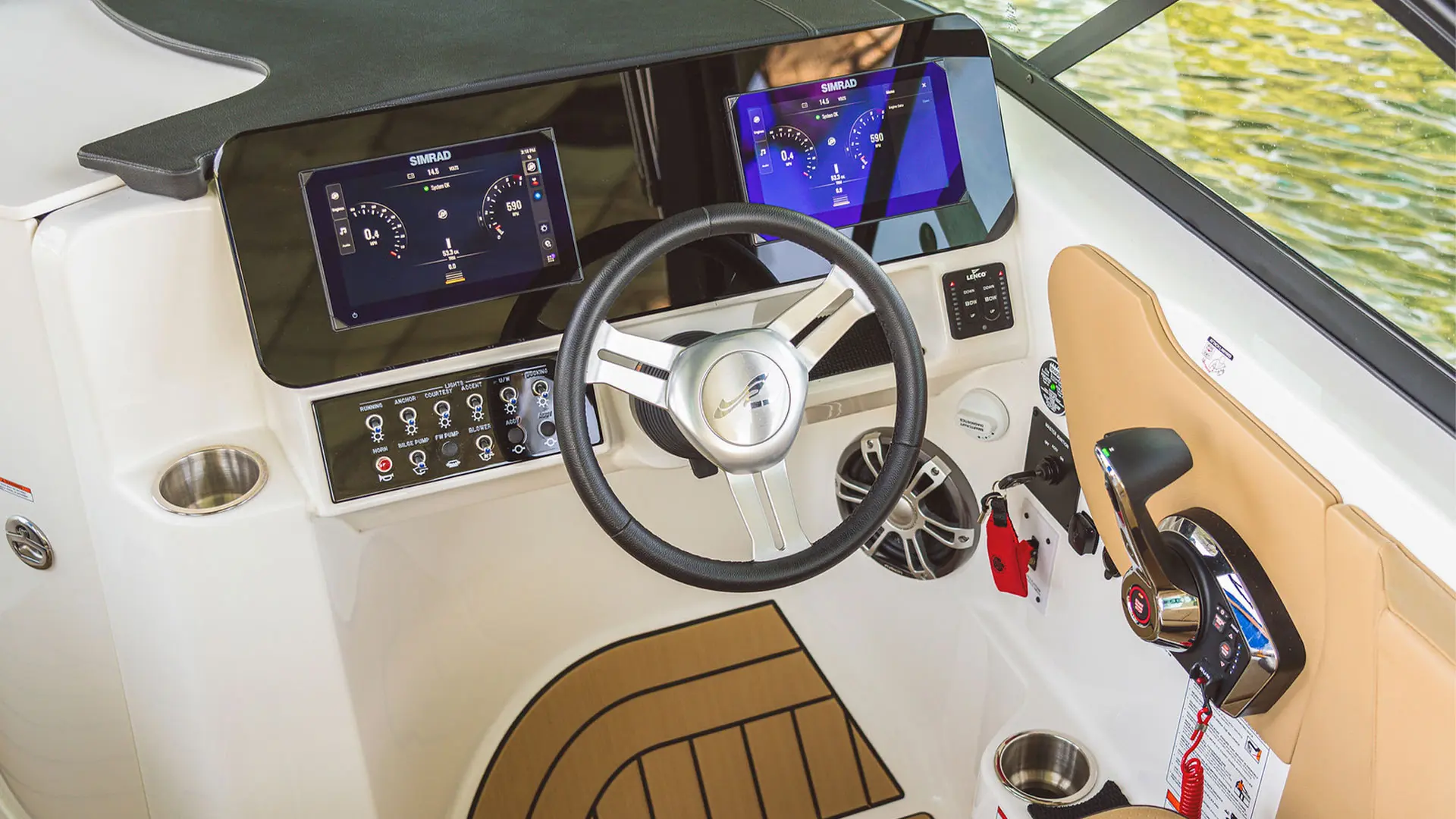 Sea Ray SDX 230 - Zona patrón