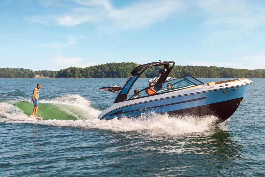 Sea Ray SDX 250 Surf - Imagen lateral