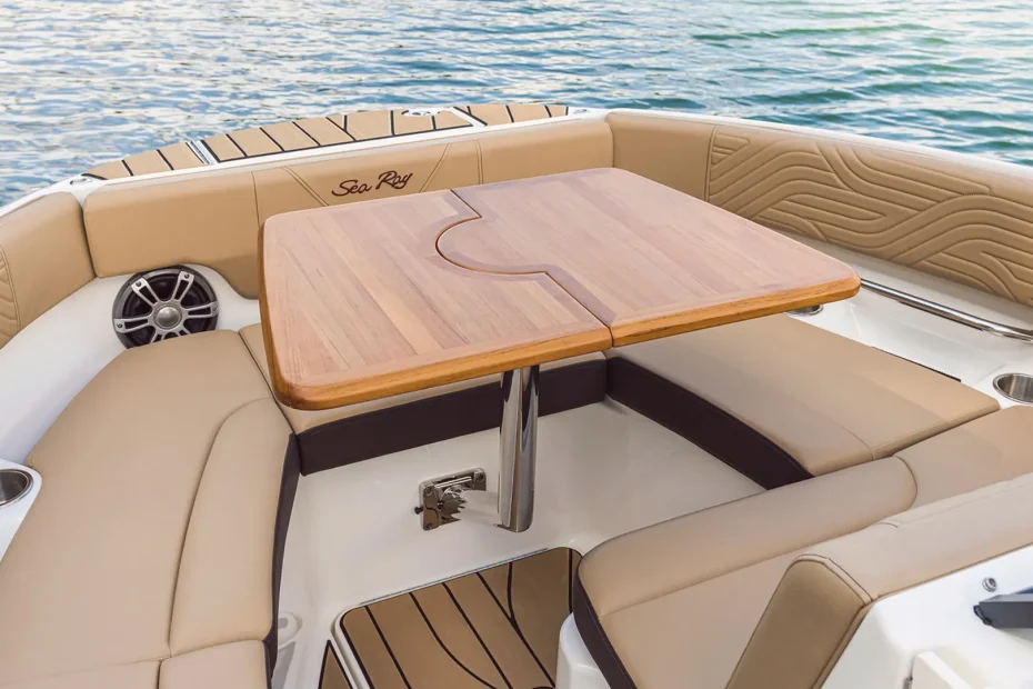 Sea Ray SDX 250 Surf - Picnic solárium