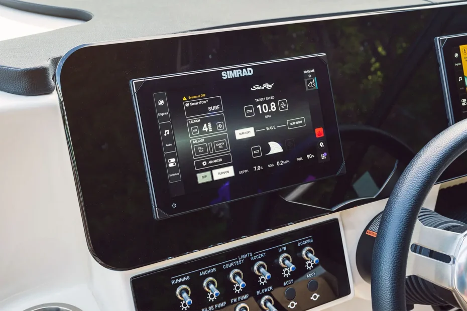Sea Ray SDX 250 Surf - Simrad