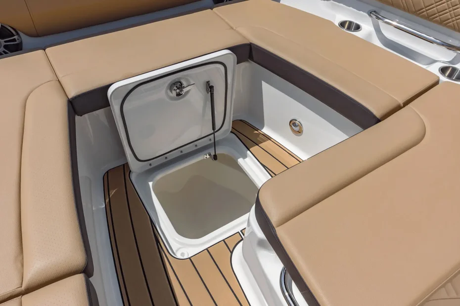 Sea Ray SDX 270 - Cofre