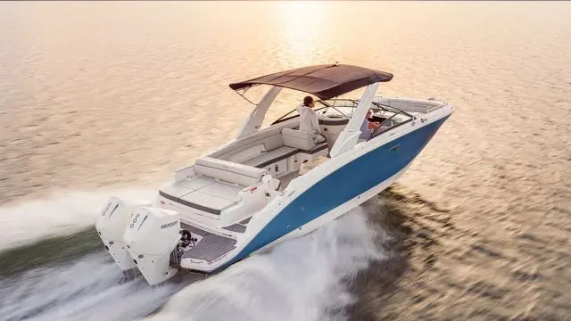 Sea Ray SDX 290 Fueraborda - Navegando vista popa
