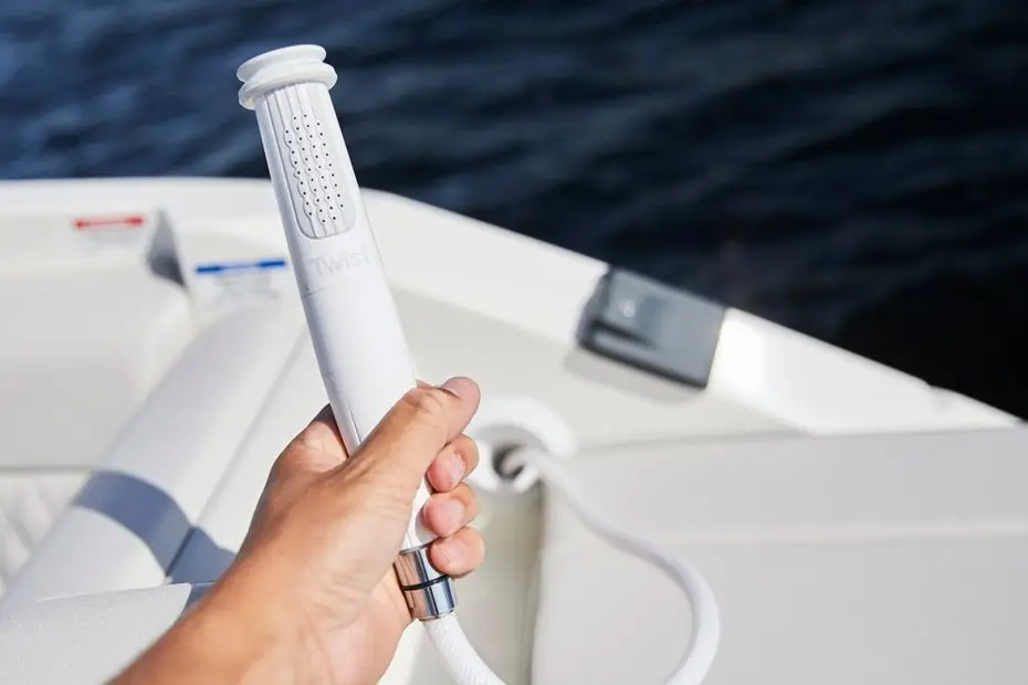 Sea Ray SLx 250 - Ducha