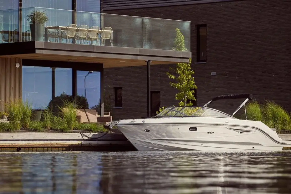 Sea Ray SLx 250 - En el amarre
