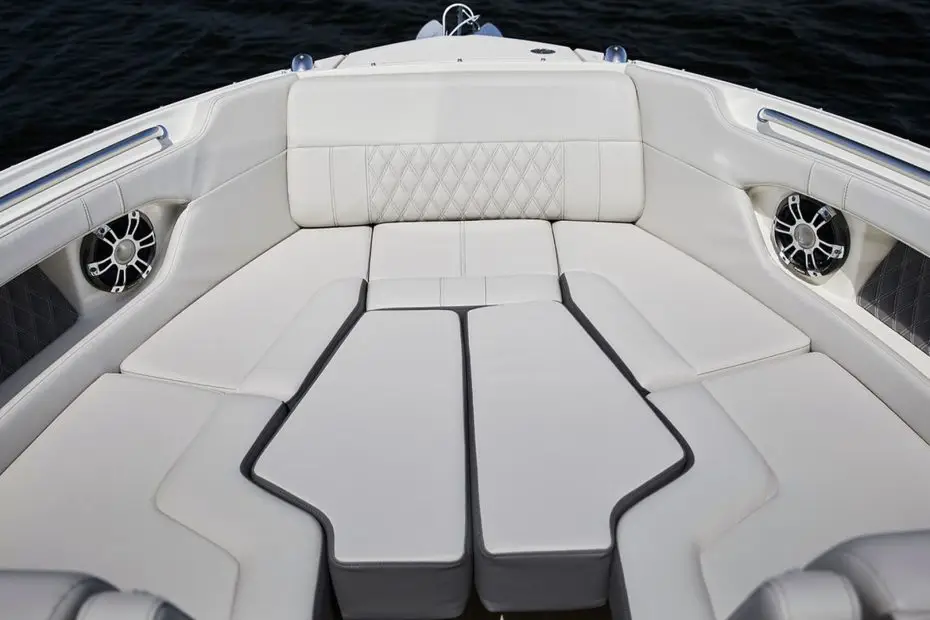 Sea Ray SLx 250 - Solárium proa