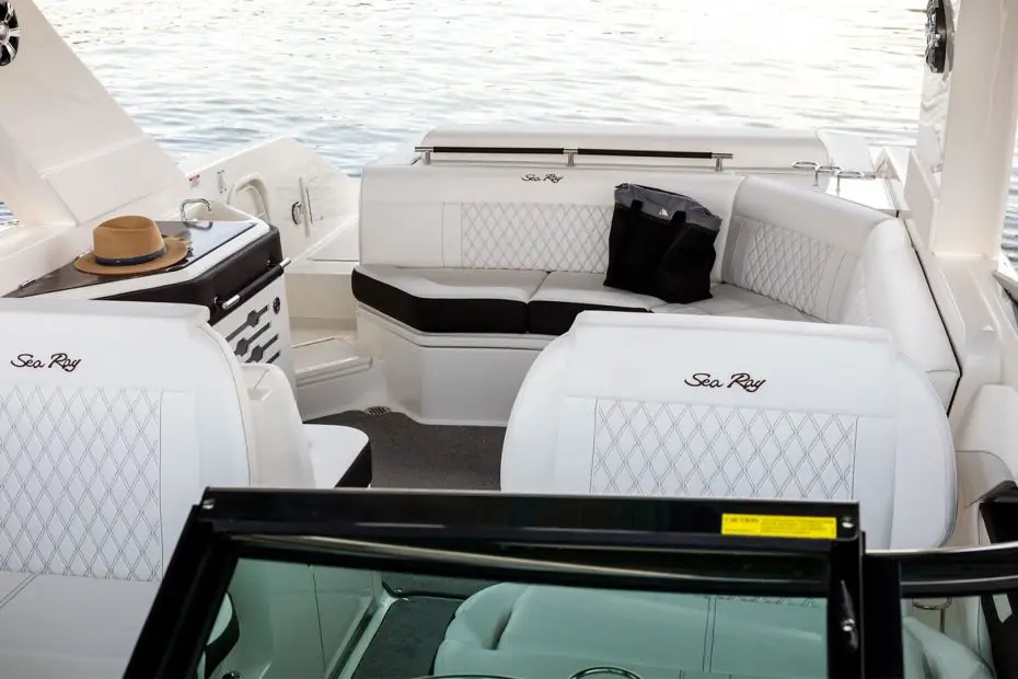Sea Ray SLX 310 - Vista bañera