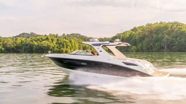 Sea Ray SLX 350 - Navegando