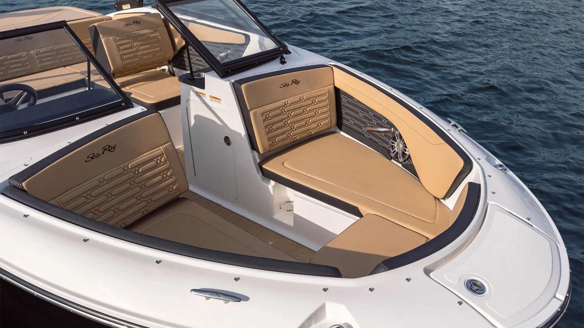 Próximamente en stock Sea Ray SPX 190 OB - Proa