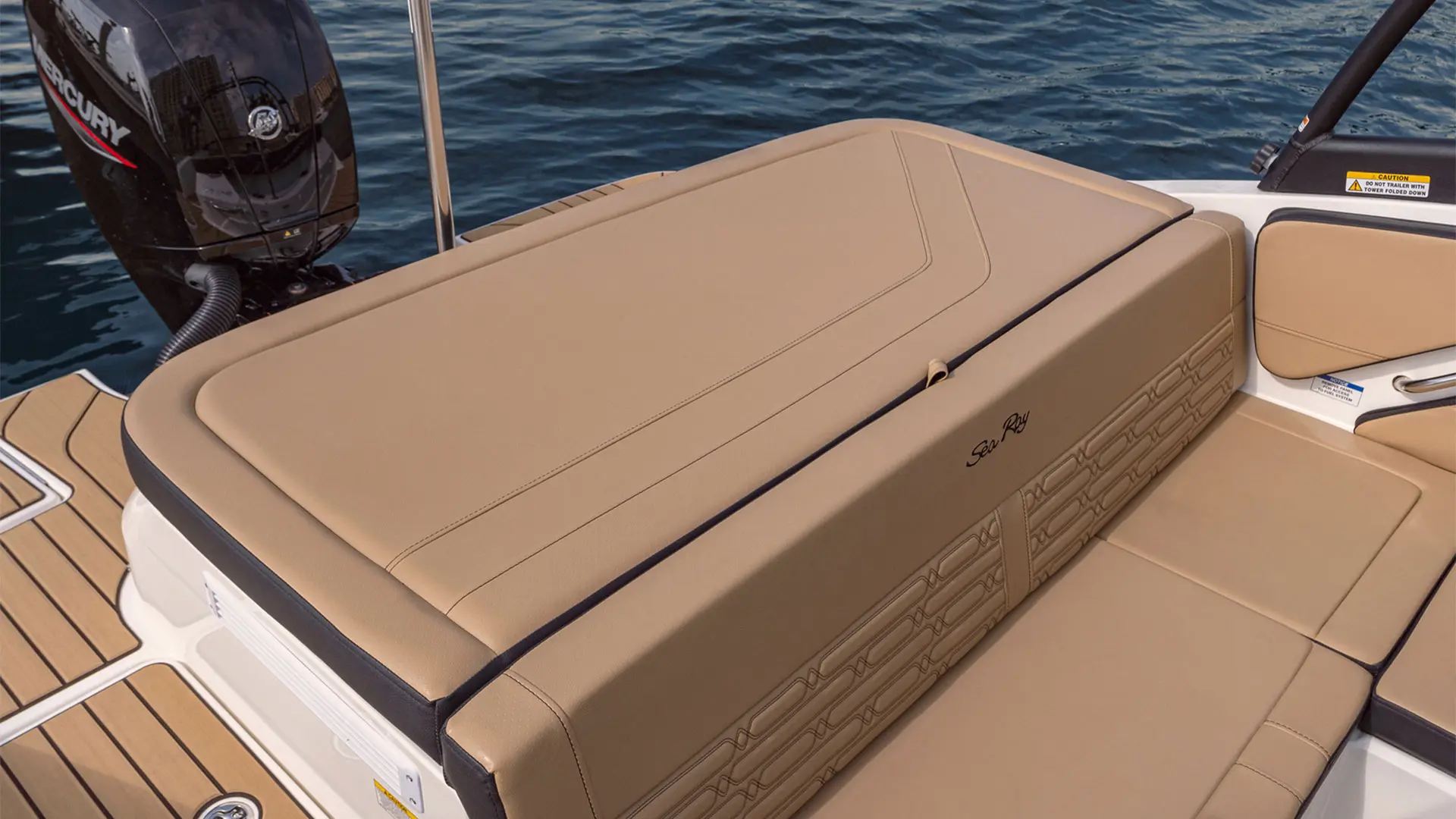 Próximamente en stock Sea Ray SPX 190 OB - Solárium popa