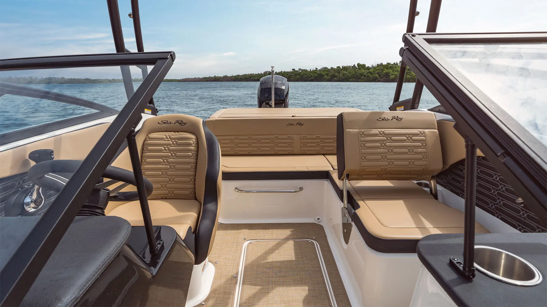 Próximamente en stock Sea Ray SPX 190 OB - Vista bañera